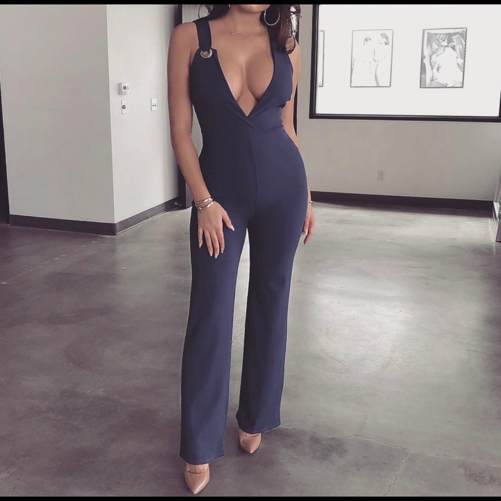 ποΈποΈ HOST PICK π NWT JLUXLABEL Show Stopper Jumpsuit. Fits so well and very sexy - Picture 1 of 9